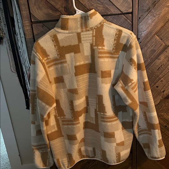 Patagonia Synchilla in Cream & Tan - Picture 4 of 4